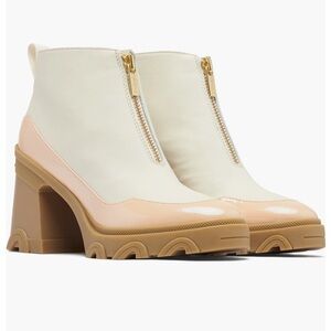 Sorel White and Tan Ankle Booties